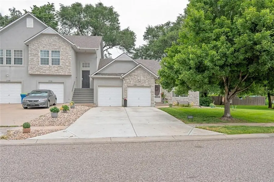724 S Woodson Lane, Gardner, KS 66030 - #3