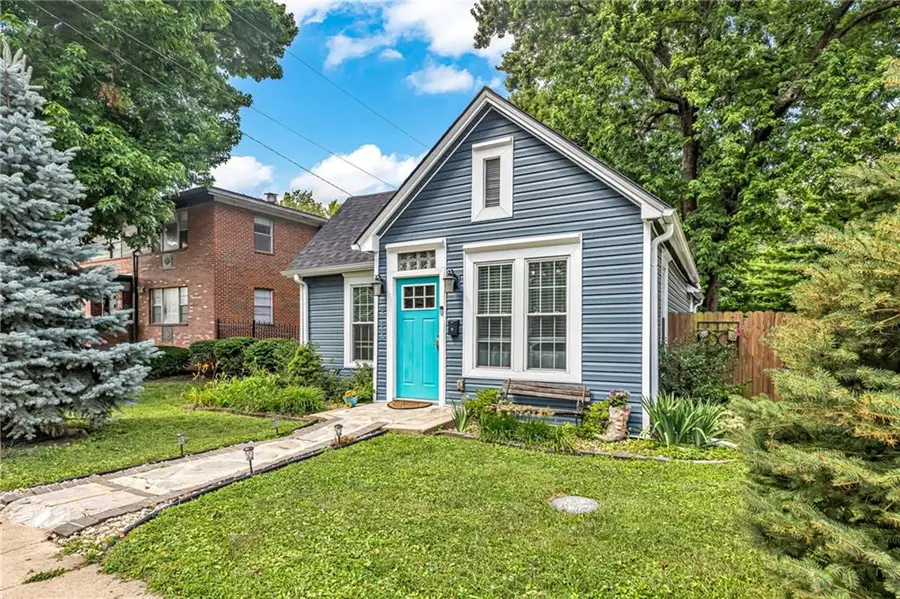 4118 Roanoke Road, Kansas City, MO 64111 - #2