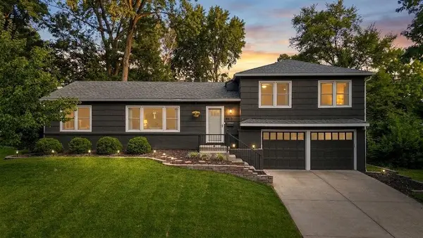 5812 W 101st Terrace, Overland Park, KS 66207