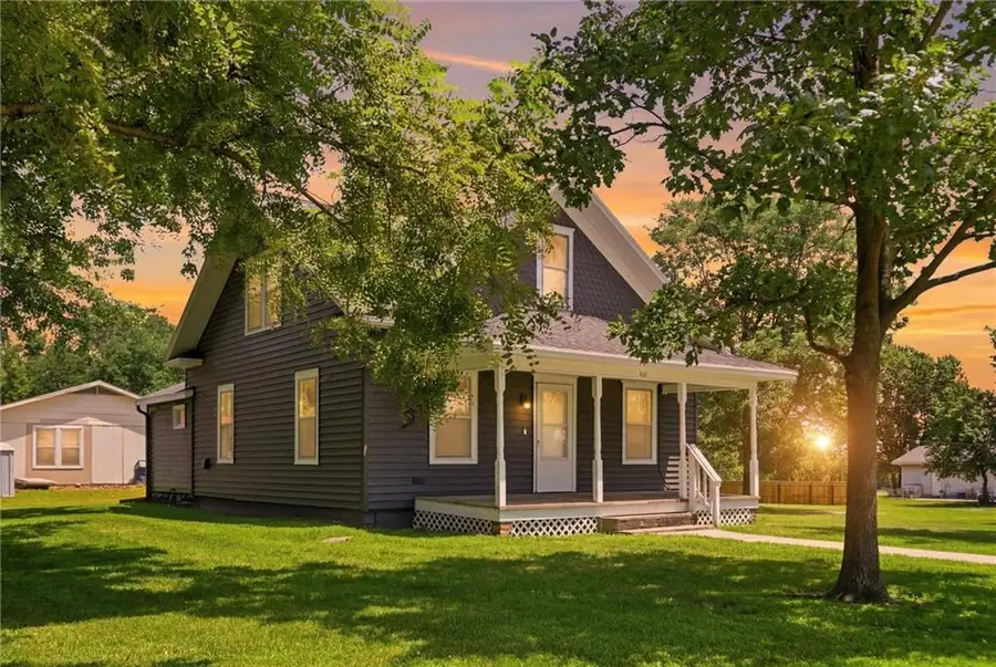 401 1st Street, Effingham, KS 66023 - #2