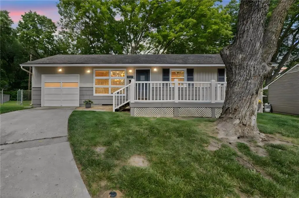 5327 Maple Street, Mission, KS 66202 - #1