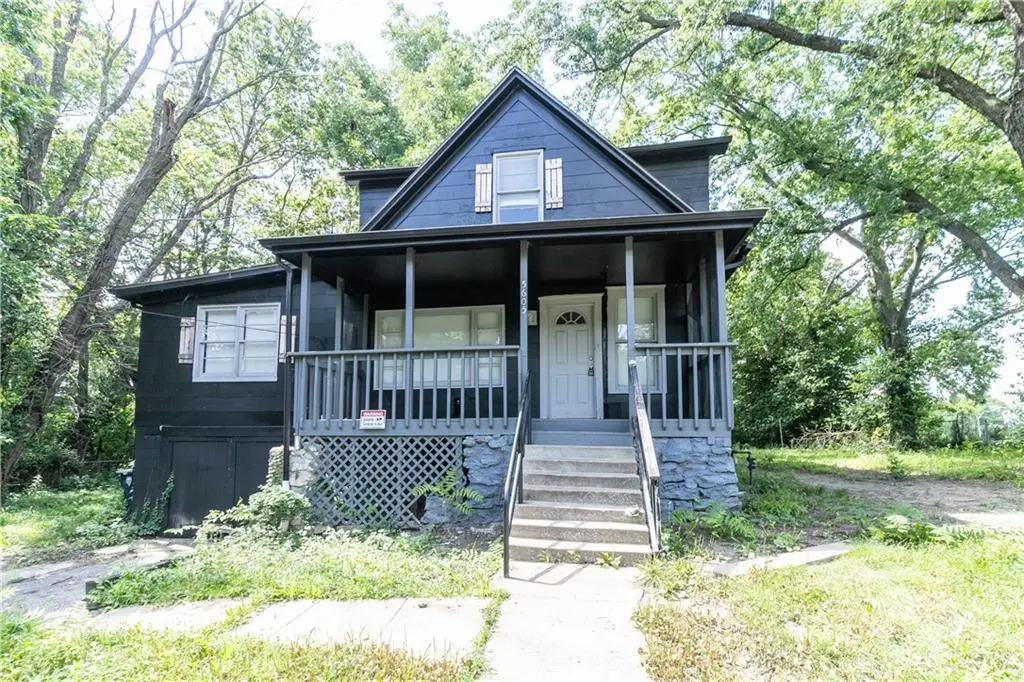 5605 E 36th Street, Kansas City, MO 64128 - #1