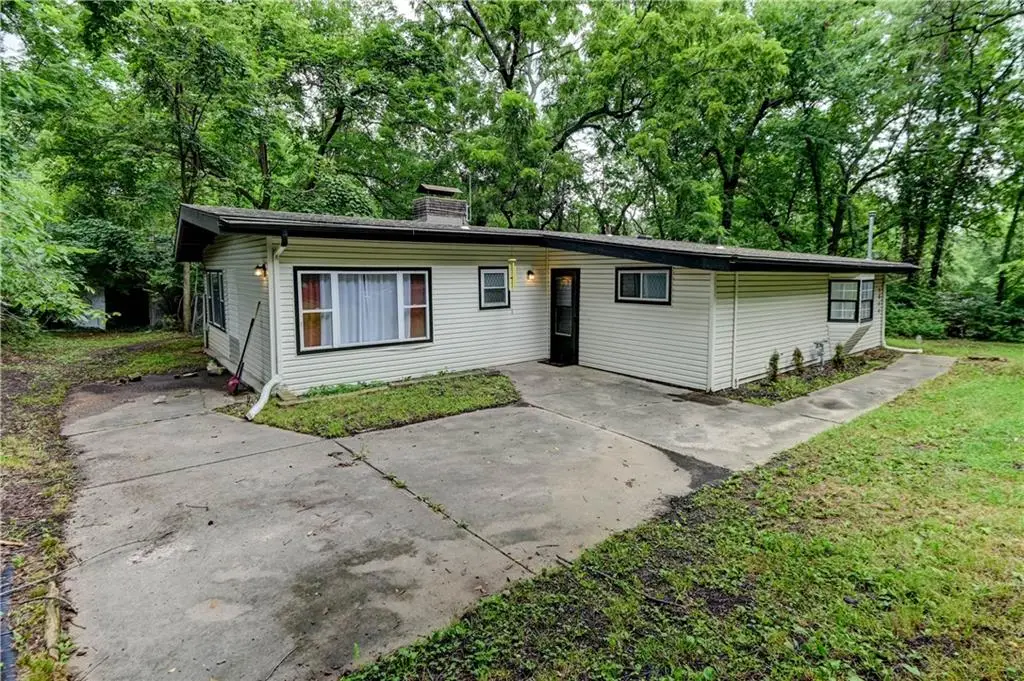 9800 Parkwood Avenue, Kansas City, MO 64137 - #1