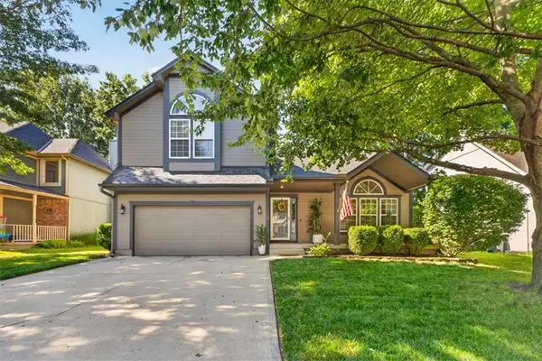 108 NE Gaslight Lane, Blue Springs, MO 64014