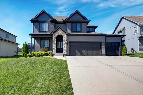25061 W 148th Terrace, Olathe, KS 66061