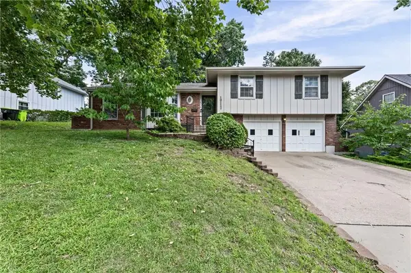 10112 W 65th Street, Shawnee, KS 66203