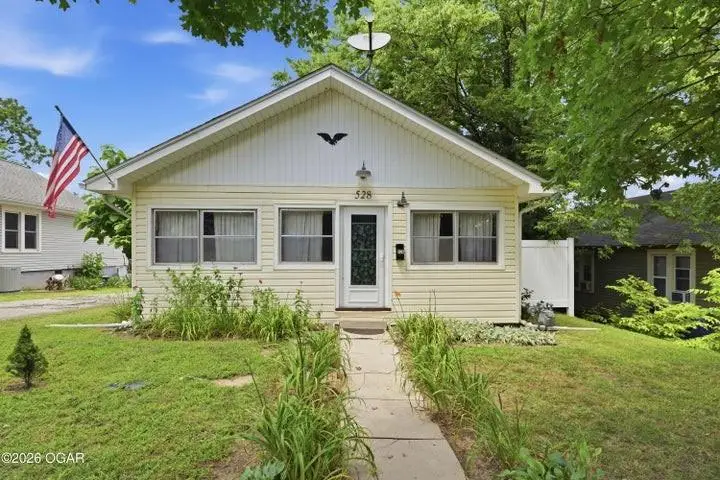 528 E 15th Street, Baxter Springs, KS 66713 - #2