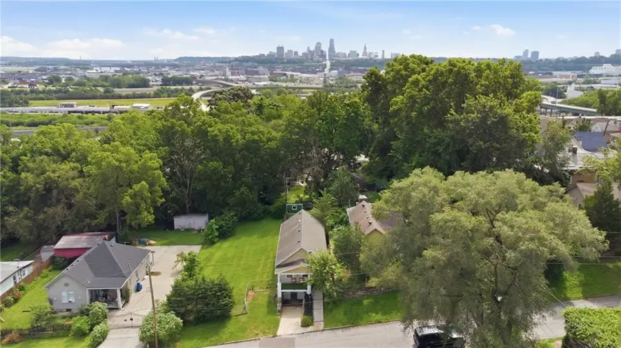 31 S Tremont Street, Kansas City, KS 66101 - #2