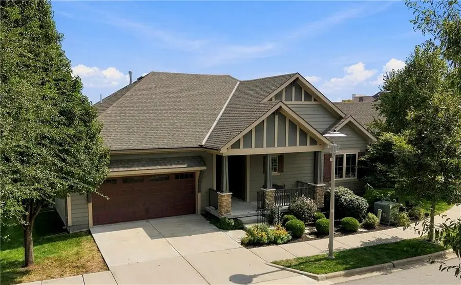 8525 Cardinal Street, Lenexa, KS 66219 - #2