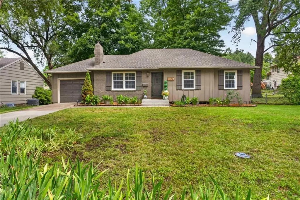 7908 W 92nd Place, Overland Park, KS 66212 - #1