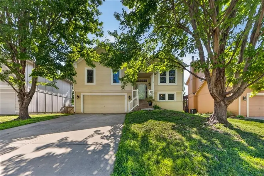 1028 N Crest Drive, Olathe, KS 66061 - #3