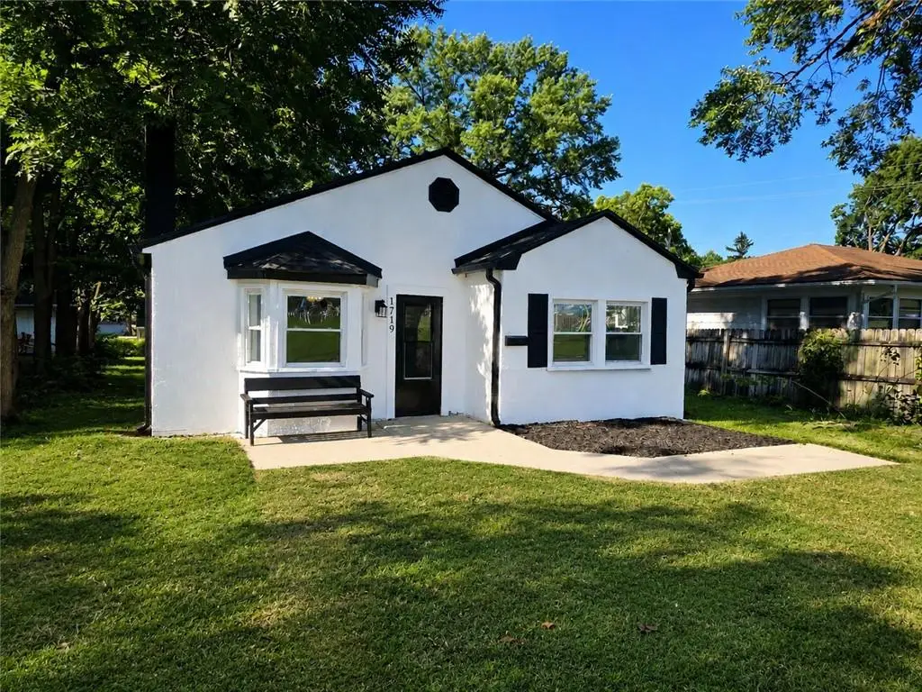 1719 W 3rd Street, Sedalia, MO 65301 - #1