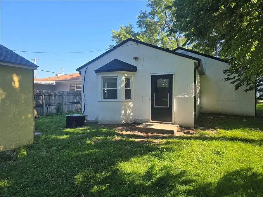 1719 W 3rd Street, Sedalia, MO 65301 - #2