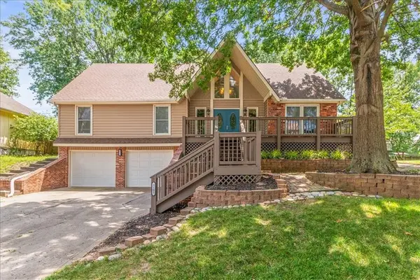 3105 NE 71st Street, Gladstone, MO 64119