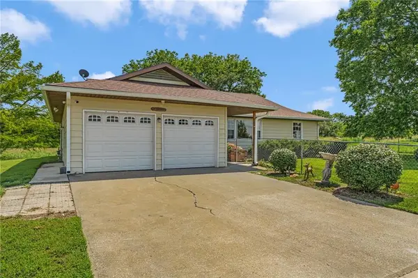 1609 N 1600 Road, Lawrence, KS 66044