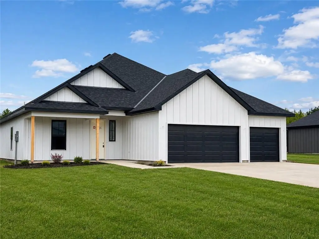 322 NE 51st Road, Warrensburg, MO 64093 - #1