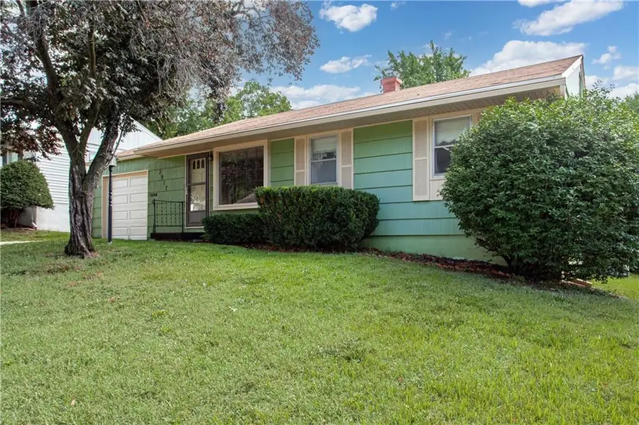 3917 S Spring Street, Independence, MO 64055 - #3