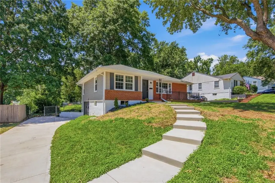 6012 Goodman Street, Merriam, KS 66202 - #2