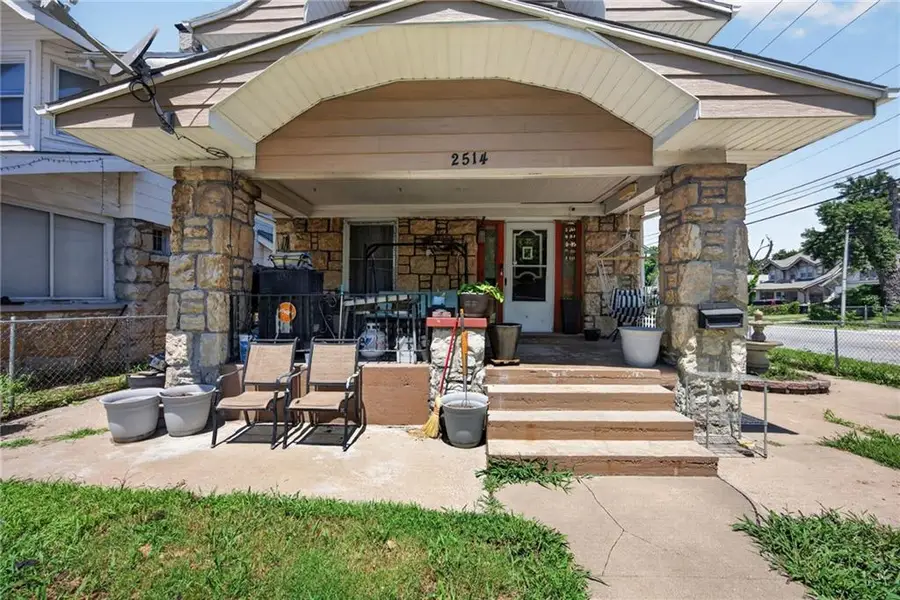 4140 Prospect Avenue, Kansas City, MO 64130 - #2
