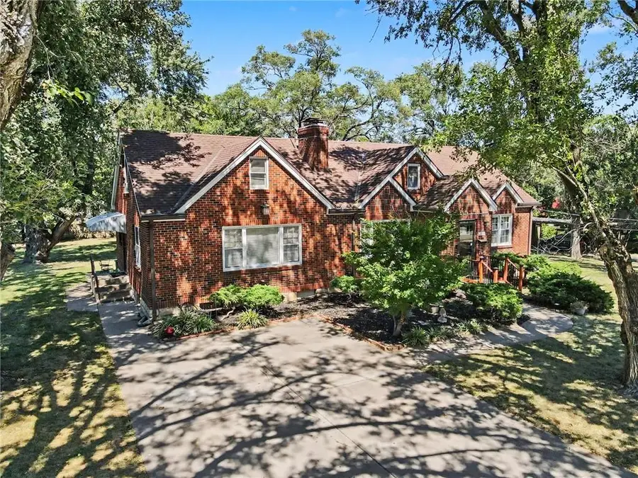 10910 W 67 Street, Shawnee, KS 66203 - #3