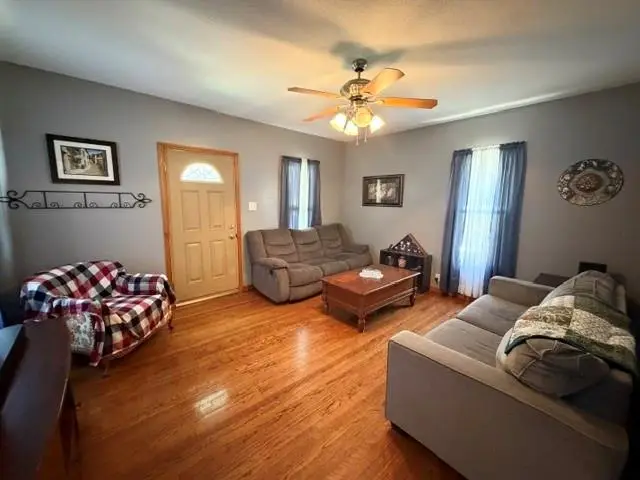 703 Mcdonald Street, Saint Joseph, MO 64505 - #2
