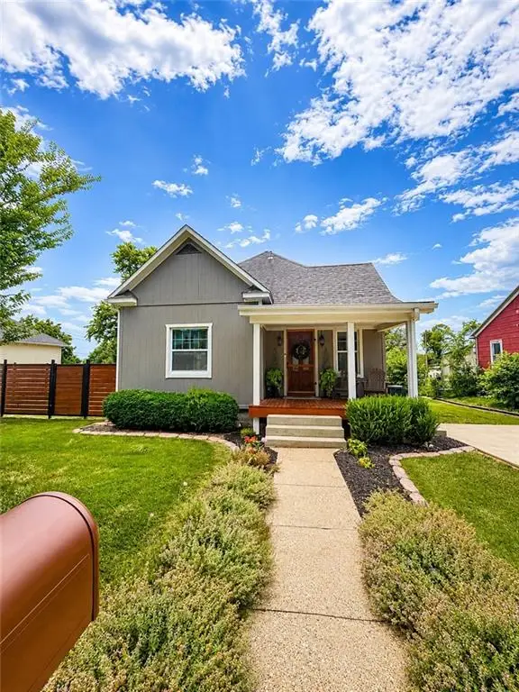 424 E Santa Fe Avenue, Marceline, MO 64658 - #1