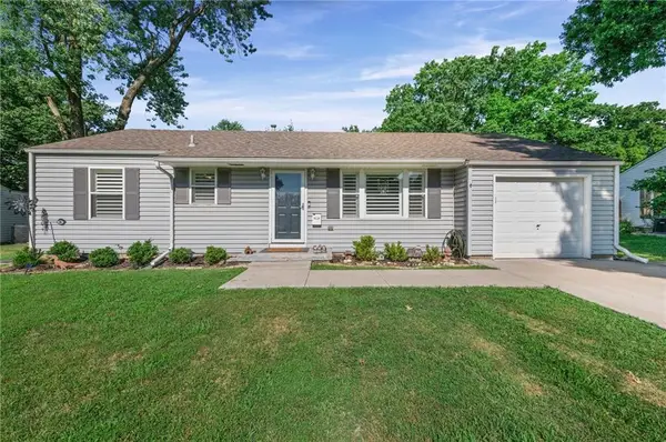 5520 Barton Lane, Shawnee, KS 66203