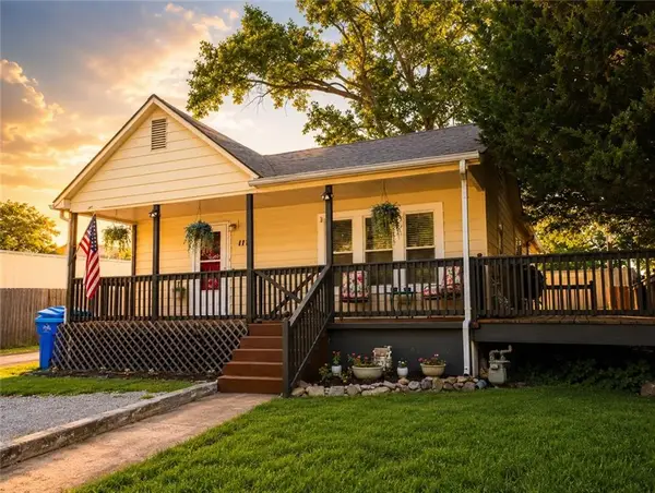 115 E 4th Street, Tonganoxie, KS 66086