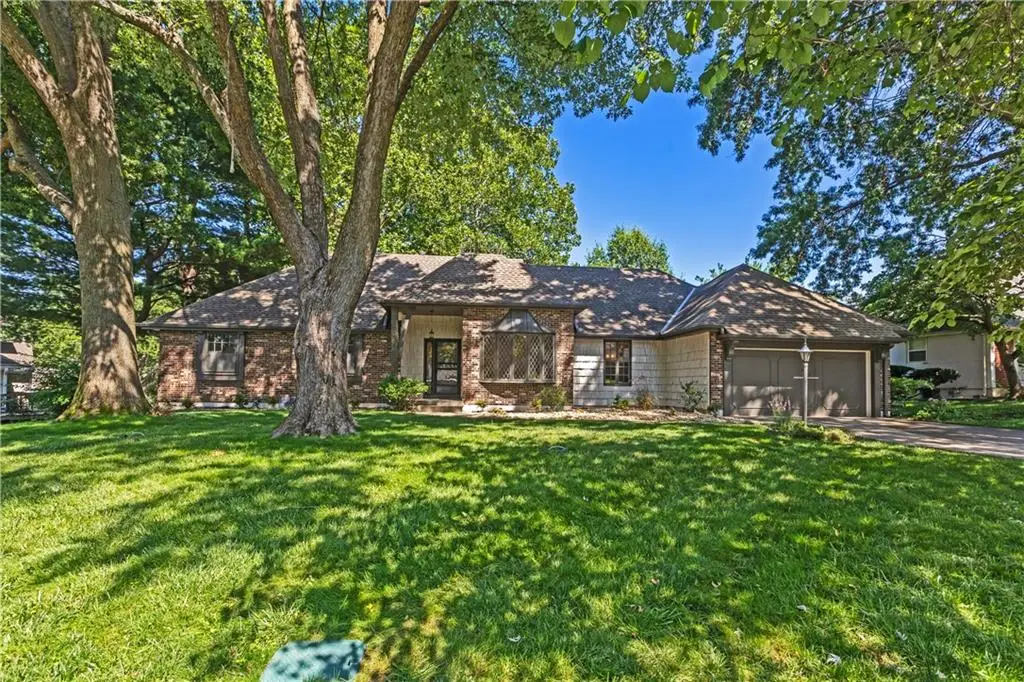 1208 NW Fairway Circle, Blue Springs, MO 64014 - #1