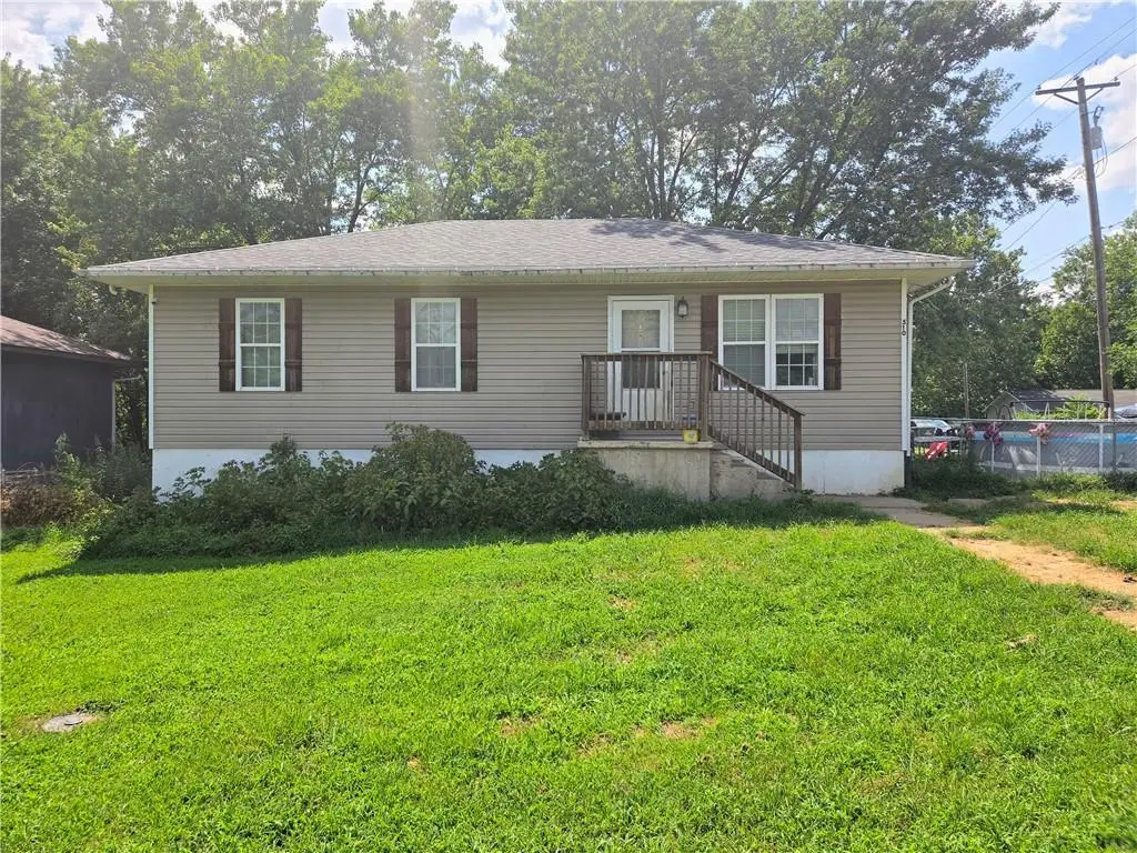 510 S Lynn Street, Nevada, MO 64772 - #1