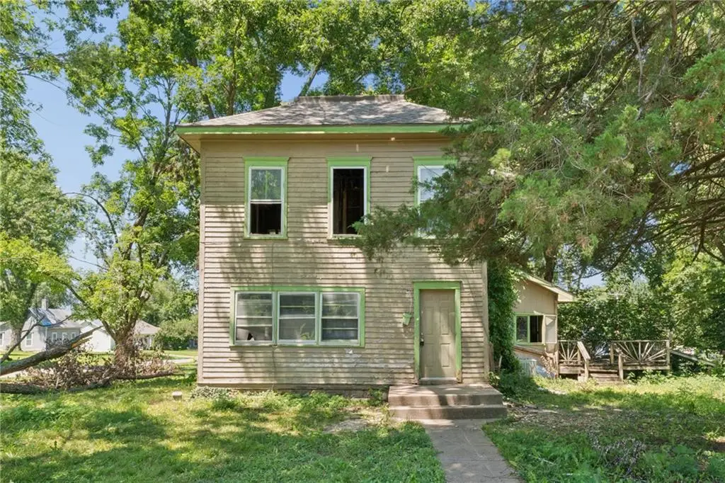 703 E 4th Street, Ottawa, KS 66067 - #1