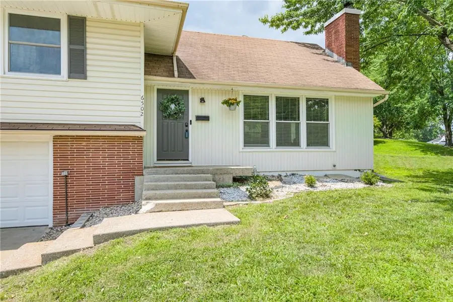 6502 N Main Street, Gladstone, MO 64118 - #2