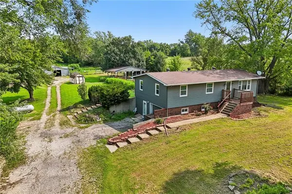 19950 Parallel Road, Tonganoxie, KS 66086