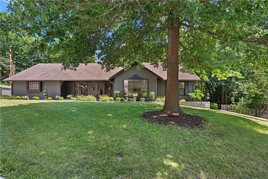11211 Holly Street, Kansas City, MO 64114 - #2