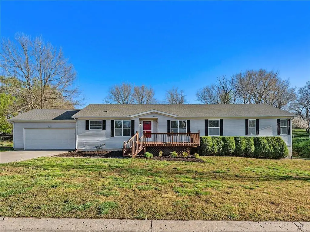 13732 Lawrence Avenue, Bonner Springs, KS 66012 - #1
