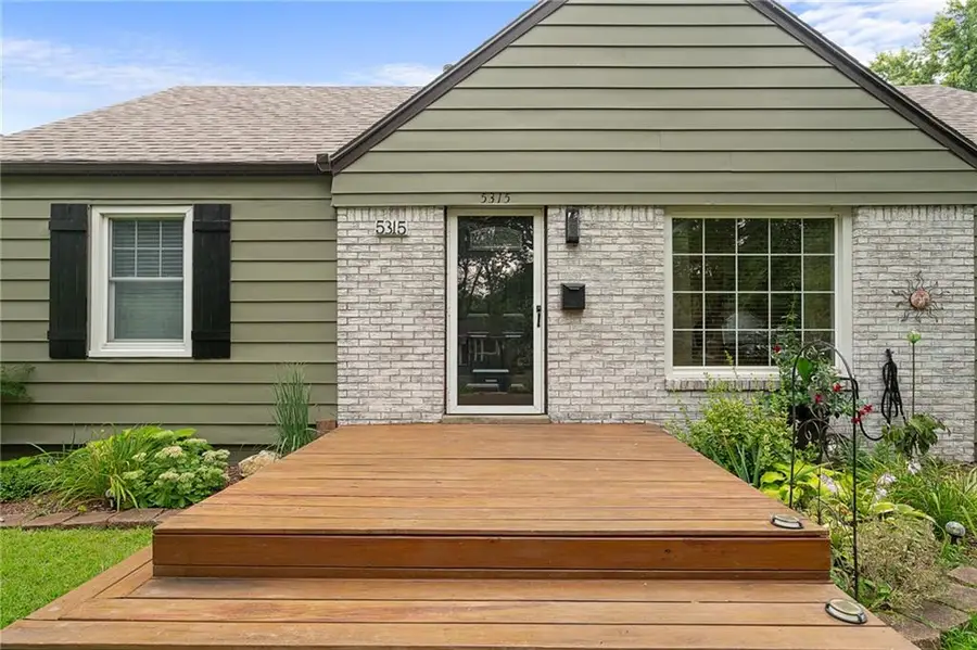 5315 W 71st Terrace, Prairie Village, KS 66208 - #2