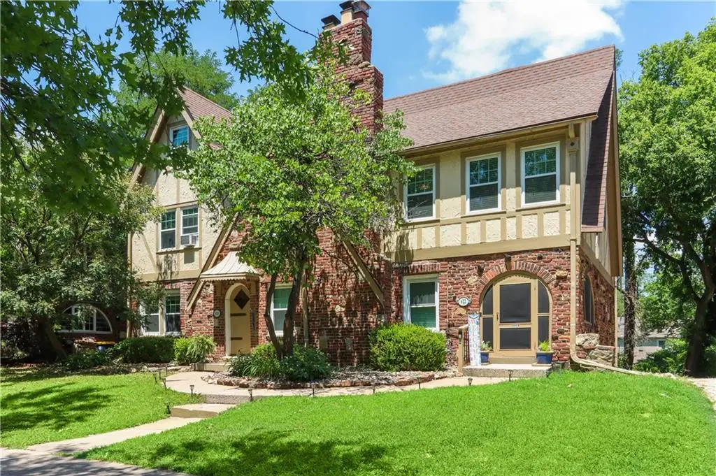 620-22 E Meyer Boulevard, Kansas City, MO 64131 - #1
