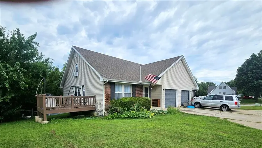 7014 Sobbie Road, Pleasant Valley, MO 64068 - #2