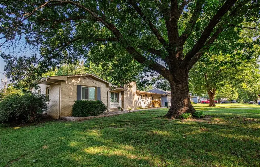 1324 S Oak Street, Ottawa, KS 66067 - #3