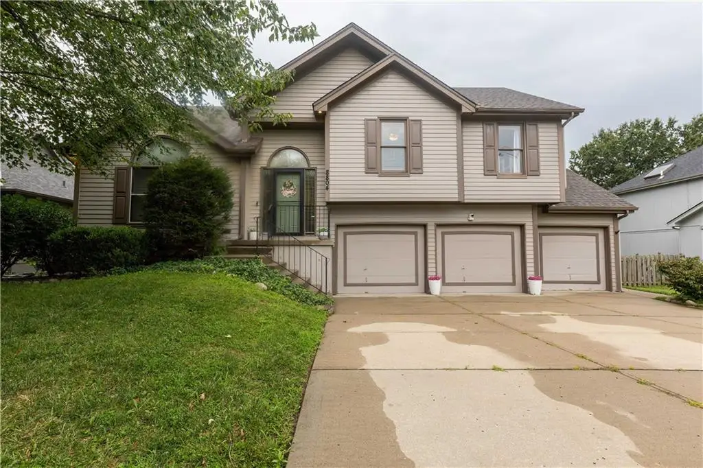 8804 N Anita Avenue, Kansas City, MO 64154 - #1