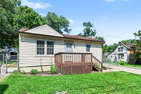 6308 Ravena Road, Pleasant Valley, MO 64068