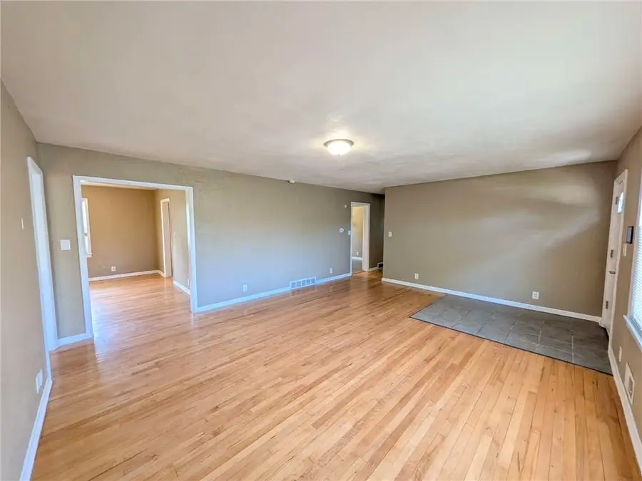 8905 E 29th Street, Kansas City, MO 64129 - #2