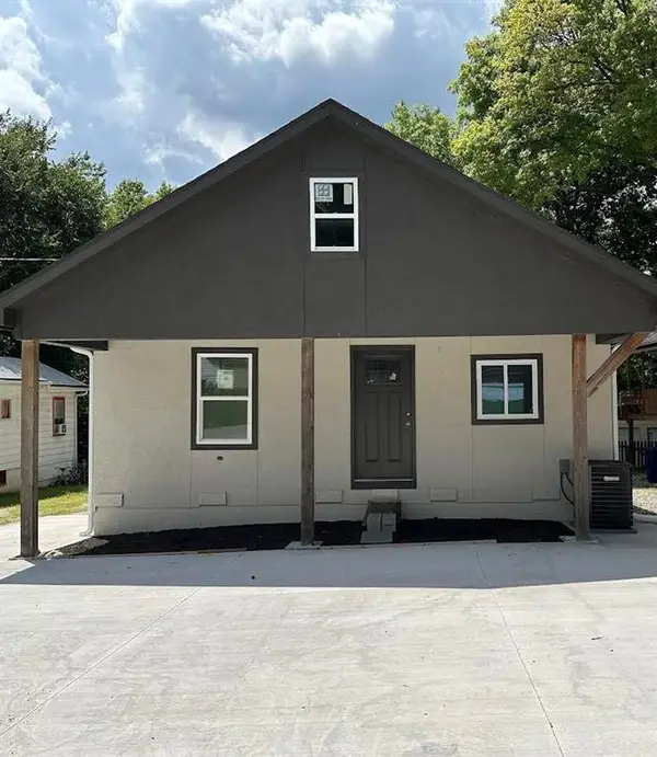 1426 S Home Avenue, Independence, MO 64052