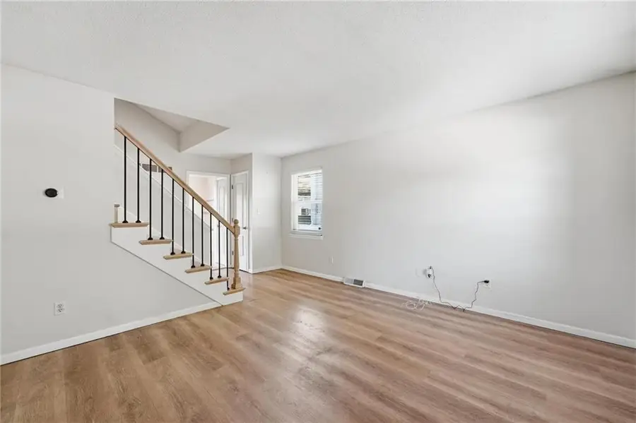 8709 N Hull Avenue, Kansas City, MO 64154 - #2