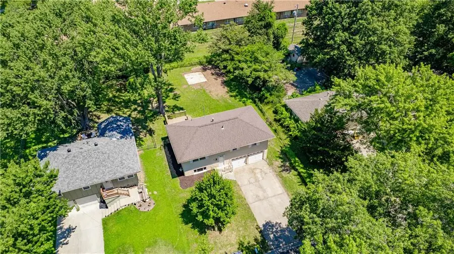 813 NE Wien Avenue, Blue Springs, MO 64014 - #3