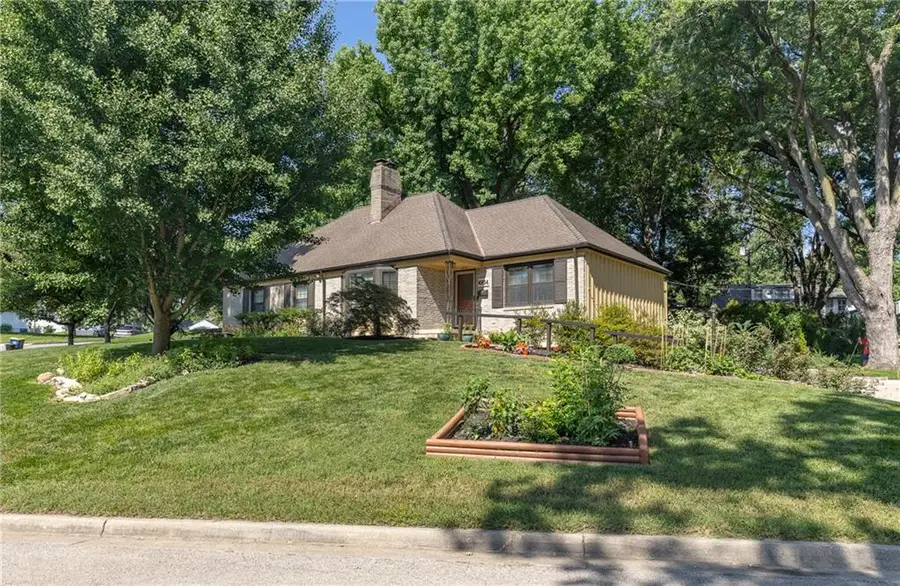 4934 Howe Drive, Roeland Park, KS 66205 - #3