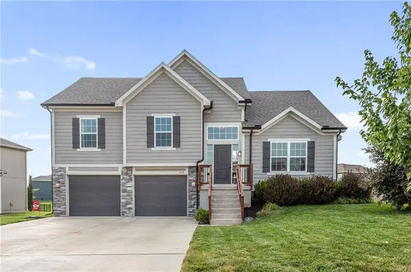 638 SE Colonial Drive, Blue Springs, MO 64014