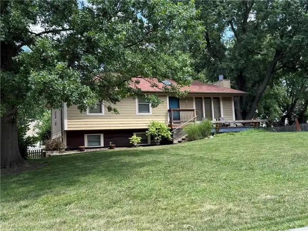 1300 NE 112th Terrace, Kansas City, MO 64155