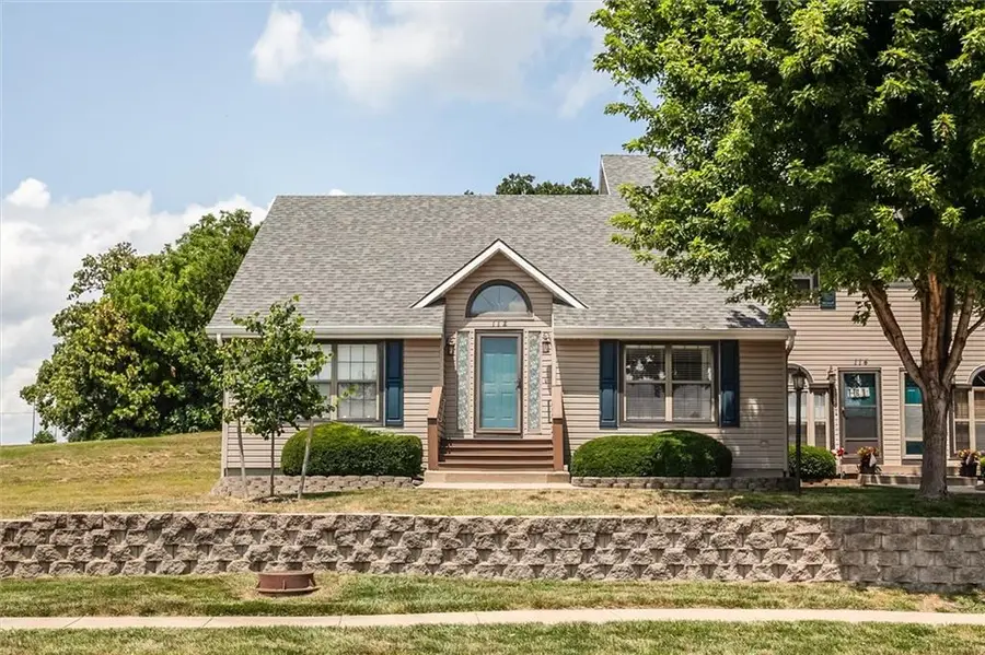112 Stonebridge Lane, Smithville, MO 64089 - #2
