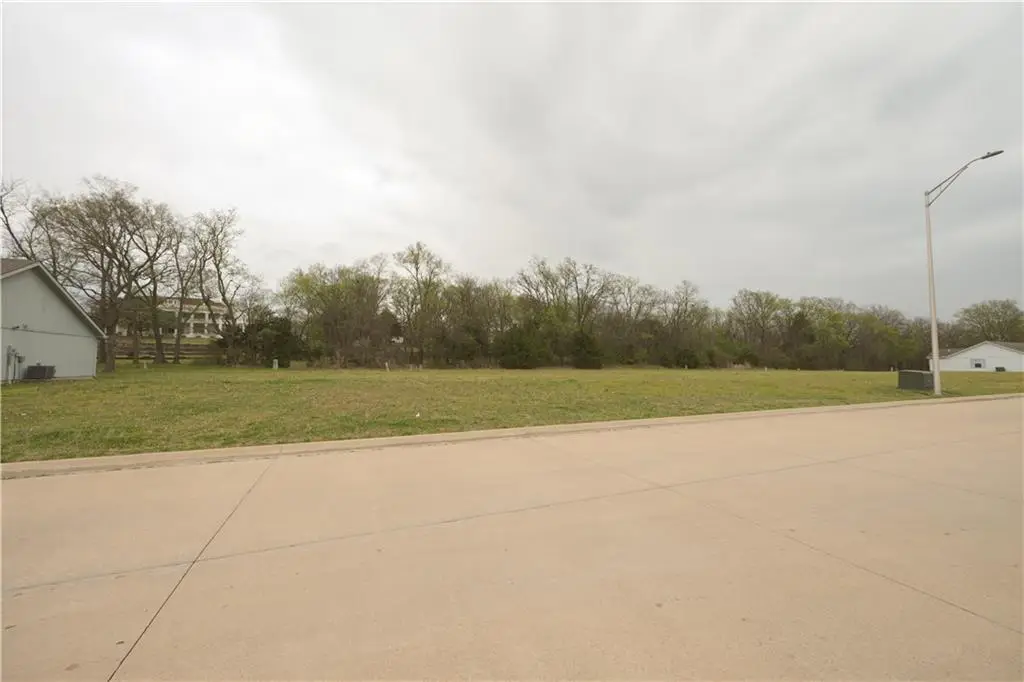 202 E John Street, Coffeyville, KS 67337 - #1